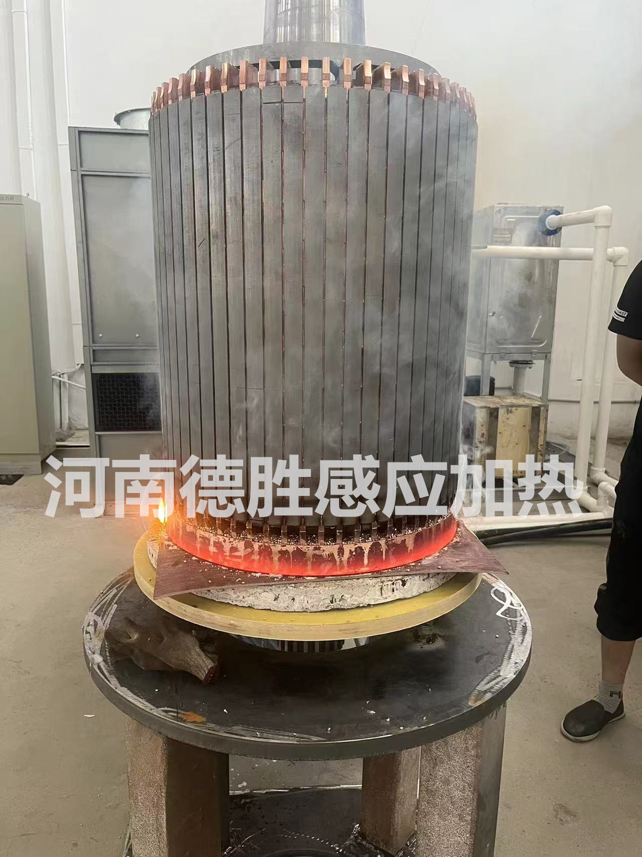 电机铜端环中频钎焊设备工作现场 电机铜端环中频钎焊设备工作现场